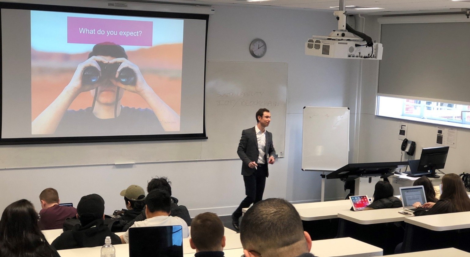 Teaching sustainable mobility at University of Mons